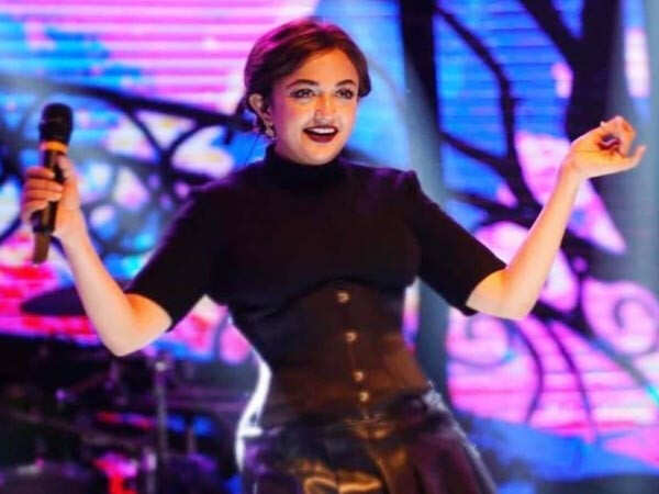 Monali Thakur