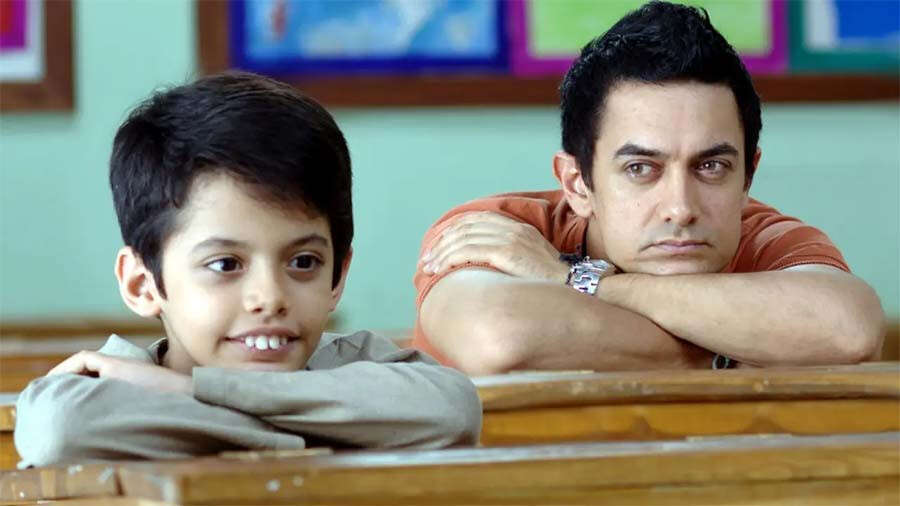 Aamir khan and Darsheel Safary in Taare Zameen Par