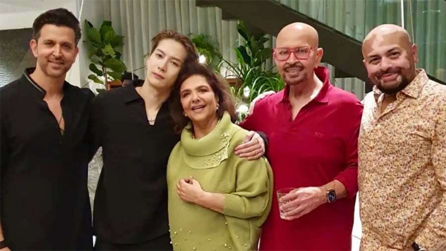 jackson-wang-met-the-roshan-family Jackson Wang met the Roshan family