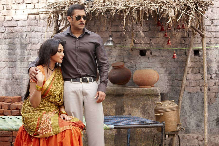 sonakshi-sinha-and-salman-khan-share-a-close-bond-with-each-other Sonakshi Sinha and Salman Khan share a close bond with each other