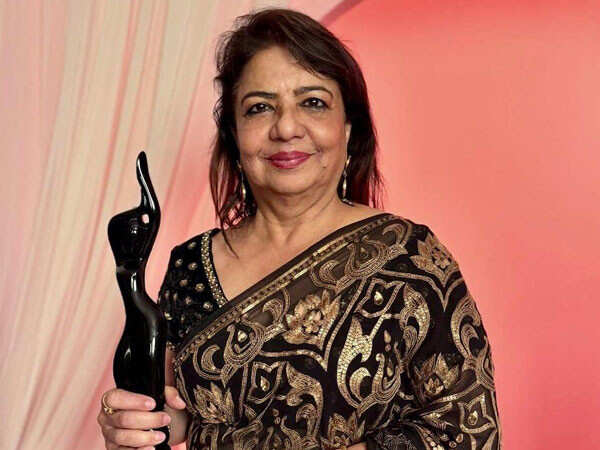 Priyanka Chopra Jonas Celebrates Paani Win at Filmfare