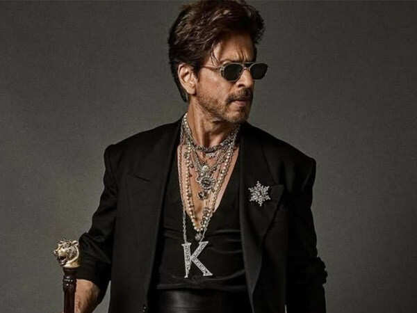 Shah Rukh Khan Thanks Gauri Khan Mohanlal Shashi Tharoor