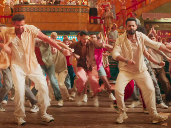 YRF Teases Hrithik Roshan and Jr. NTR's Dance Off in War 2’s Janaab-e-Aali