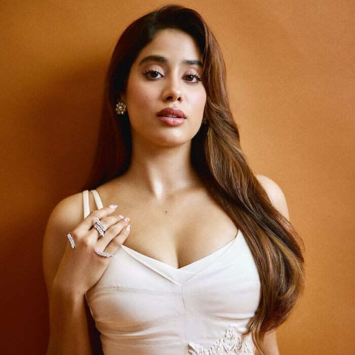janhvikapoor101758907462 Janhvi Kapoor