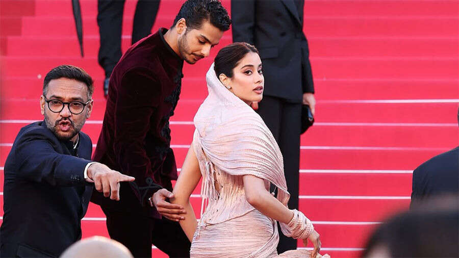 neerajghaywanjanhvikapoorhomebound11758544365 Neeraj Ghaywan Janhvi Kapoor Homebound