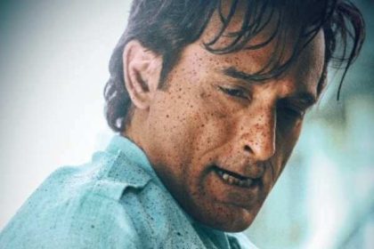 Akshaye Khanna’s fierce first look as The Apex Predator has reignited the buzz around Aditya Dhar’s spy thriller Dhurandhar j