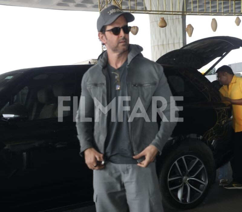 hrithikroshan31763478872 Hrithik Roshan was seen arriving at the airport, where he was welcomed with a bouquet as he stepped out of his car. He kept h