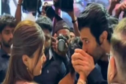 Watch: Vijay Deverakonda Kisses Rashmika Mandanna’s Hand